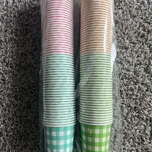 Colorful Gingham Party Cups Set